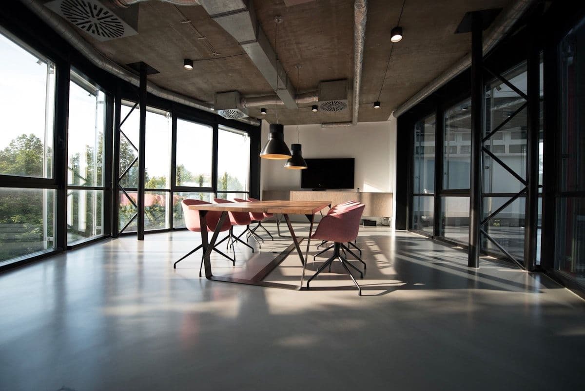 Platzhalterbild — Atelier und Raum